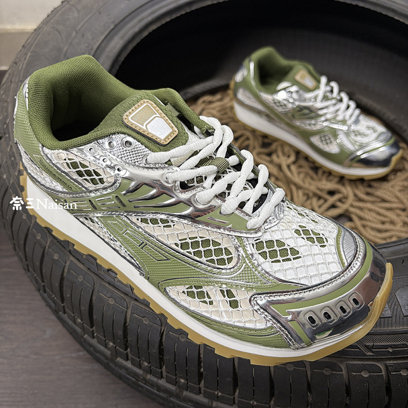 ▶ Orbit Sneaker, photo 1