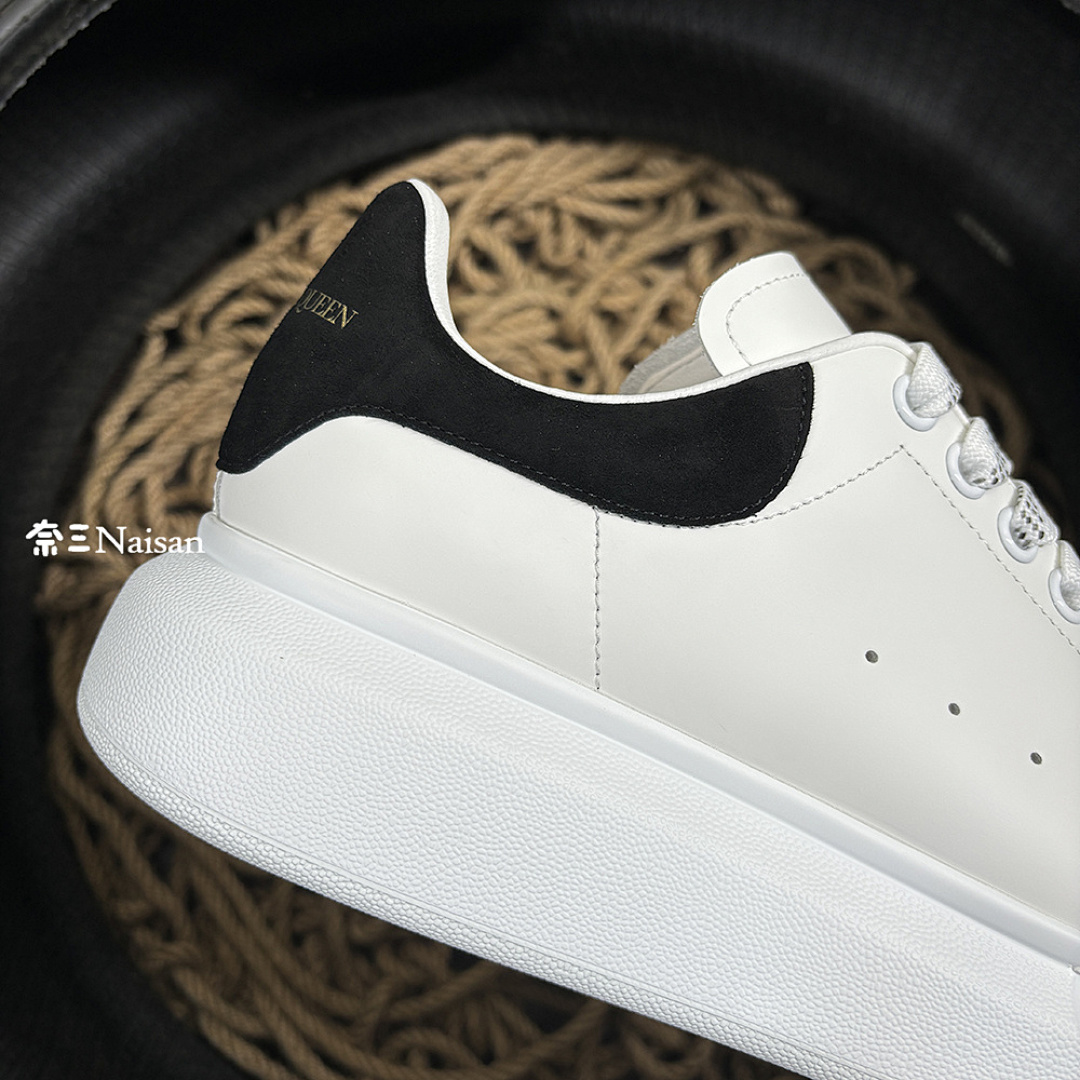 Christian Louboutin Christian Louboutin Alexander McQueen Sneaker Black Suede Back, photo 1