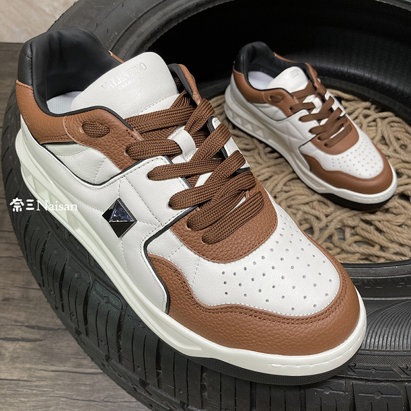 On Running ONE STUD LOW-TOP