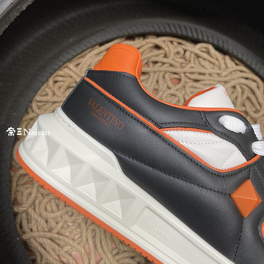 On Running ONE STUD LOW-TOP - Image 11