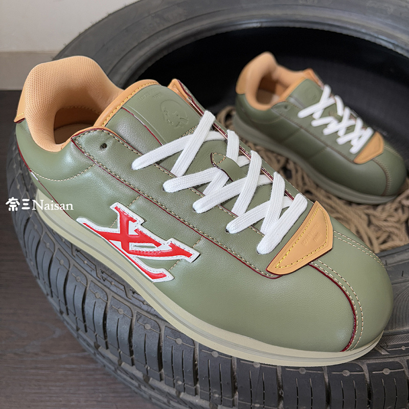 ▶ LV BUTTERSOFT Trainers, photo 1