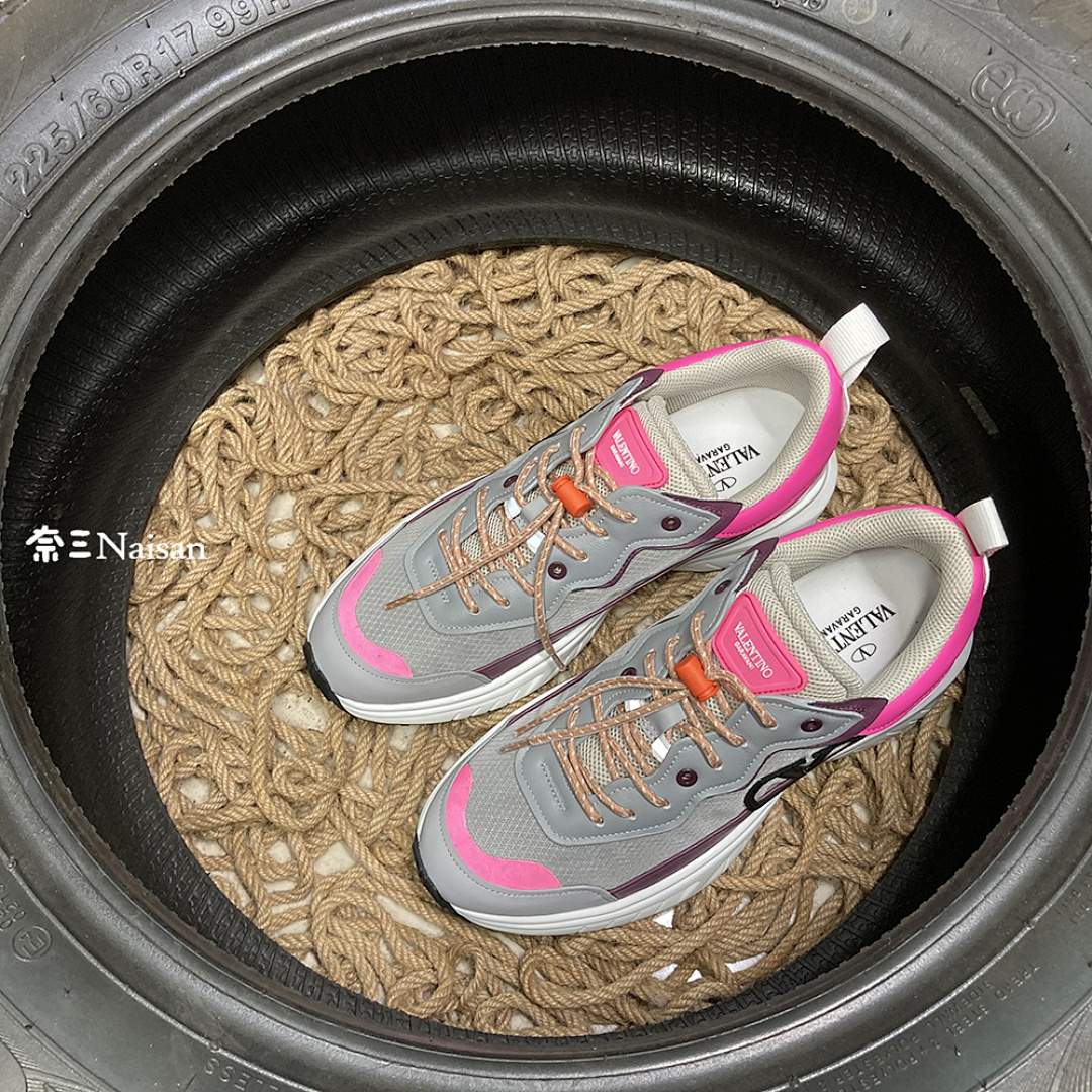 ▶ VT Sneakers - Image 7