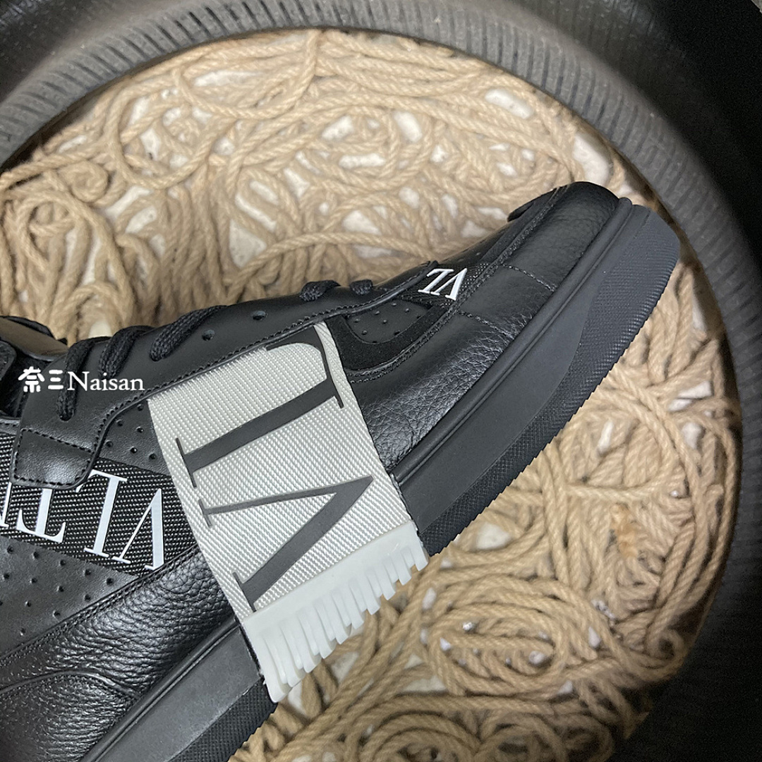 ▶ VL7N SNEAKER WITH BANDS HIGH - Image 12