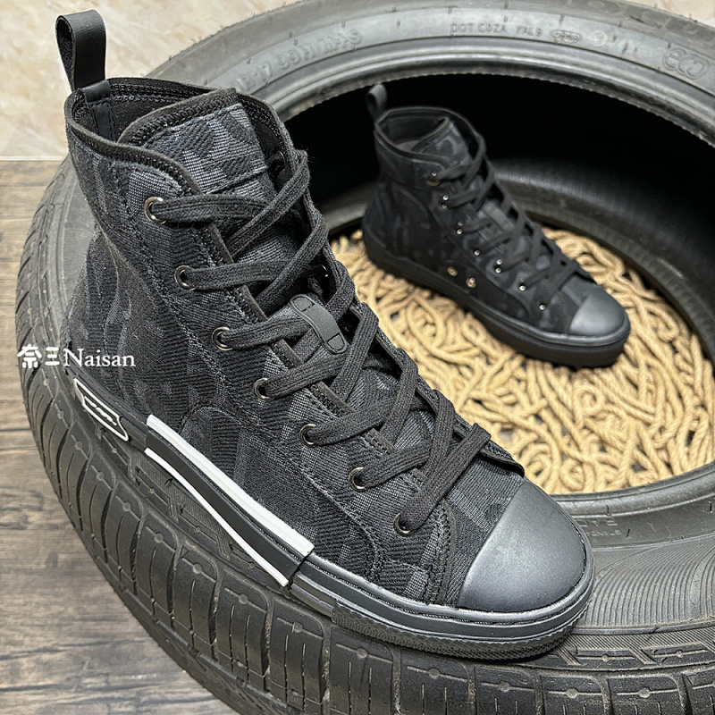 ▶ High Top Sneakers, photo 1