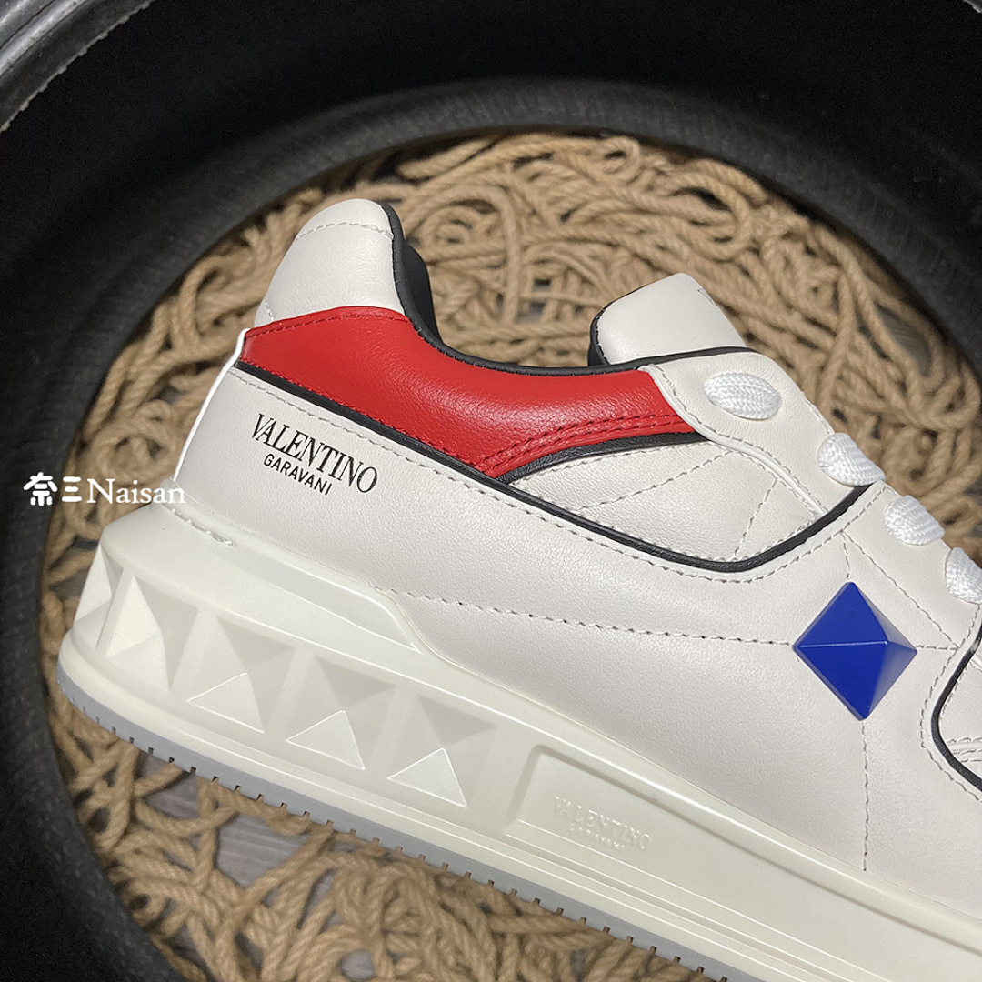 On Running ONE STUD LOW-TOP - Image 11