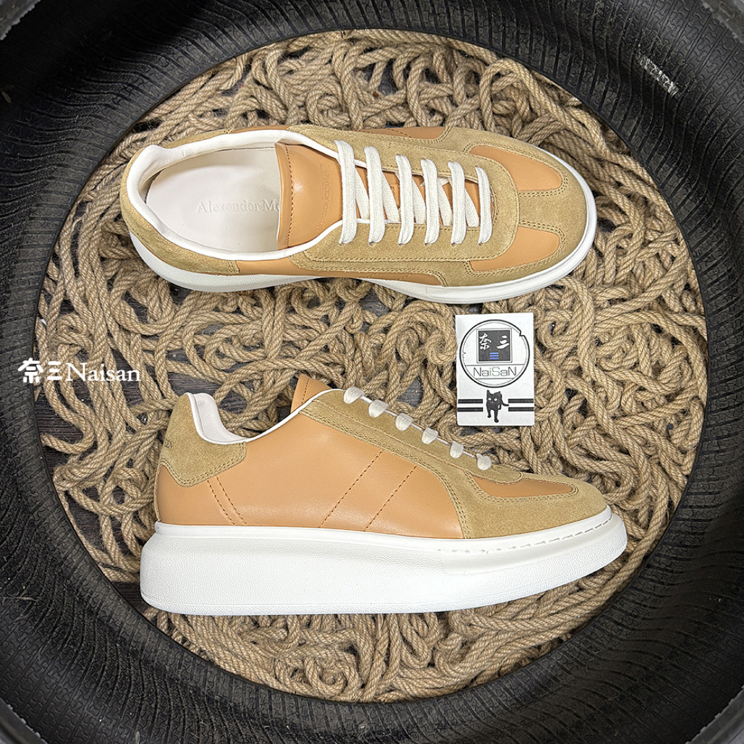 ▶ Alexander McQueen Retro Sneaker - Image 4