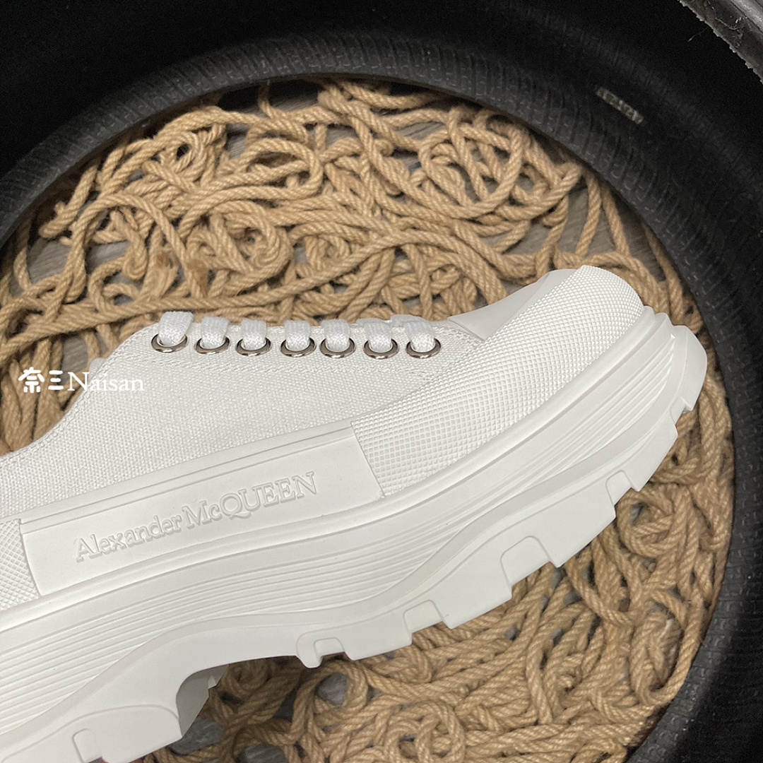 ▶ Alexander McQueen TREAD SLICK LACE UP Sneaker - Image 12