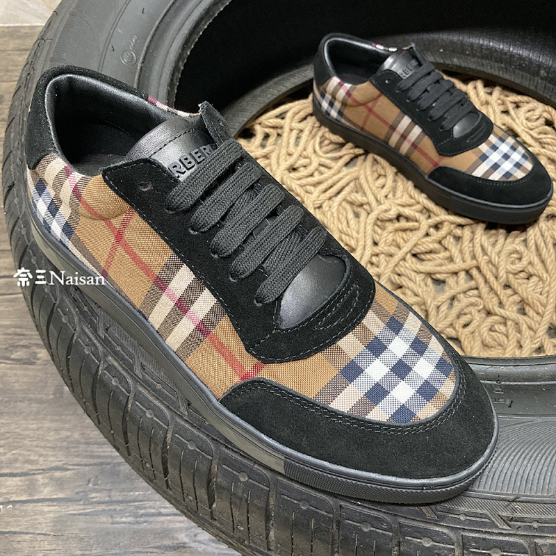 ▶ Burberry Sneakers, photo 1