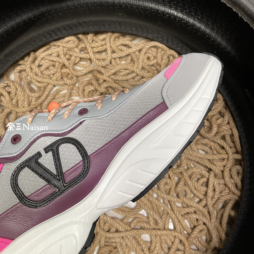 ▶ VT Sneakers - Image 12