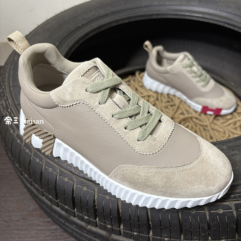 ▶ Bouncing Sneaker, photo 1