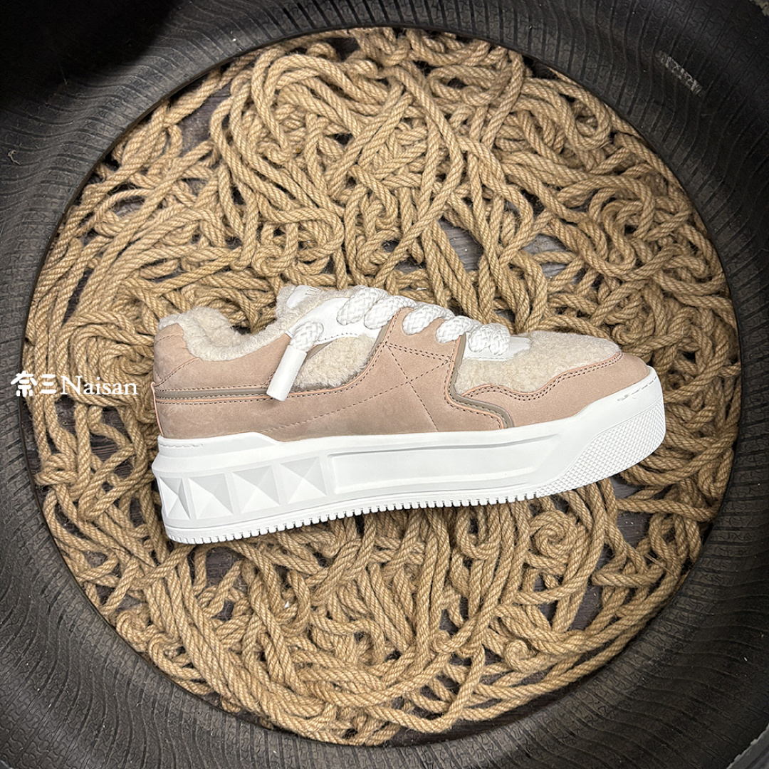 On Running One Stud Xl Low-Top Sneaker - Image 12