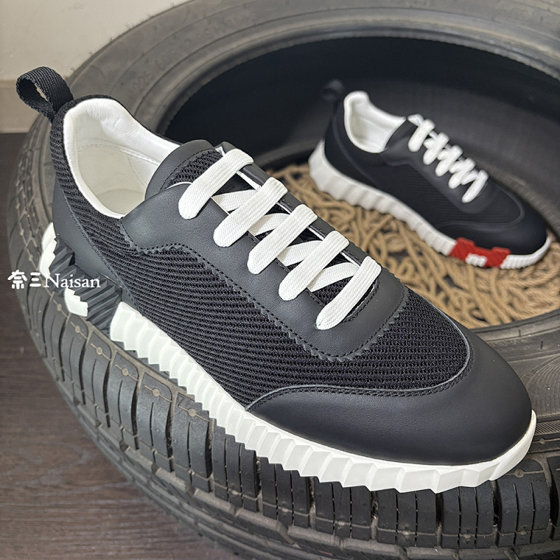 ▶ Bouncing Sneaker, photo 1