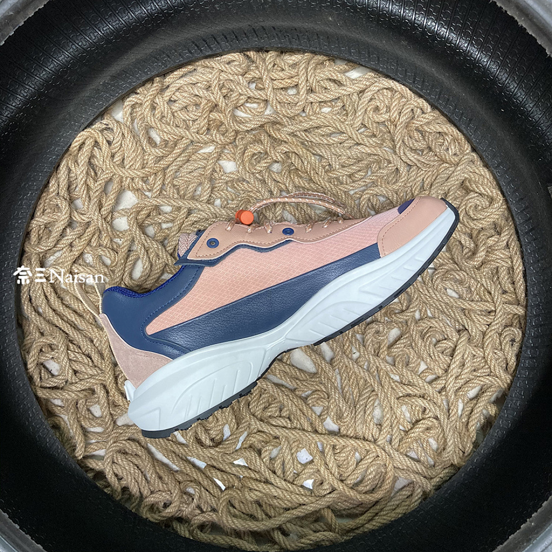 ▶ VT Sneakers - Image 10