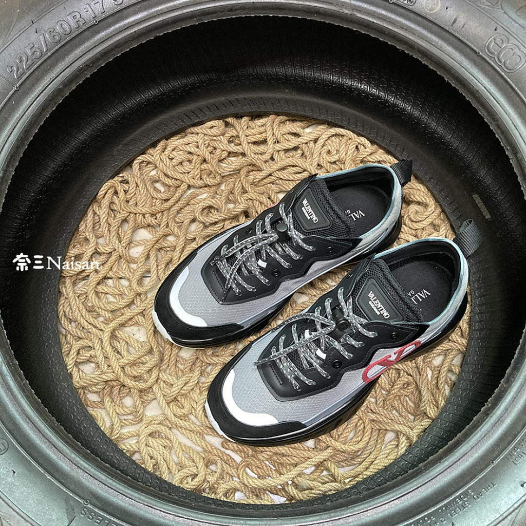 ▶ VT Sneakers - Image 8