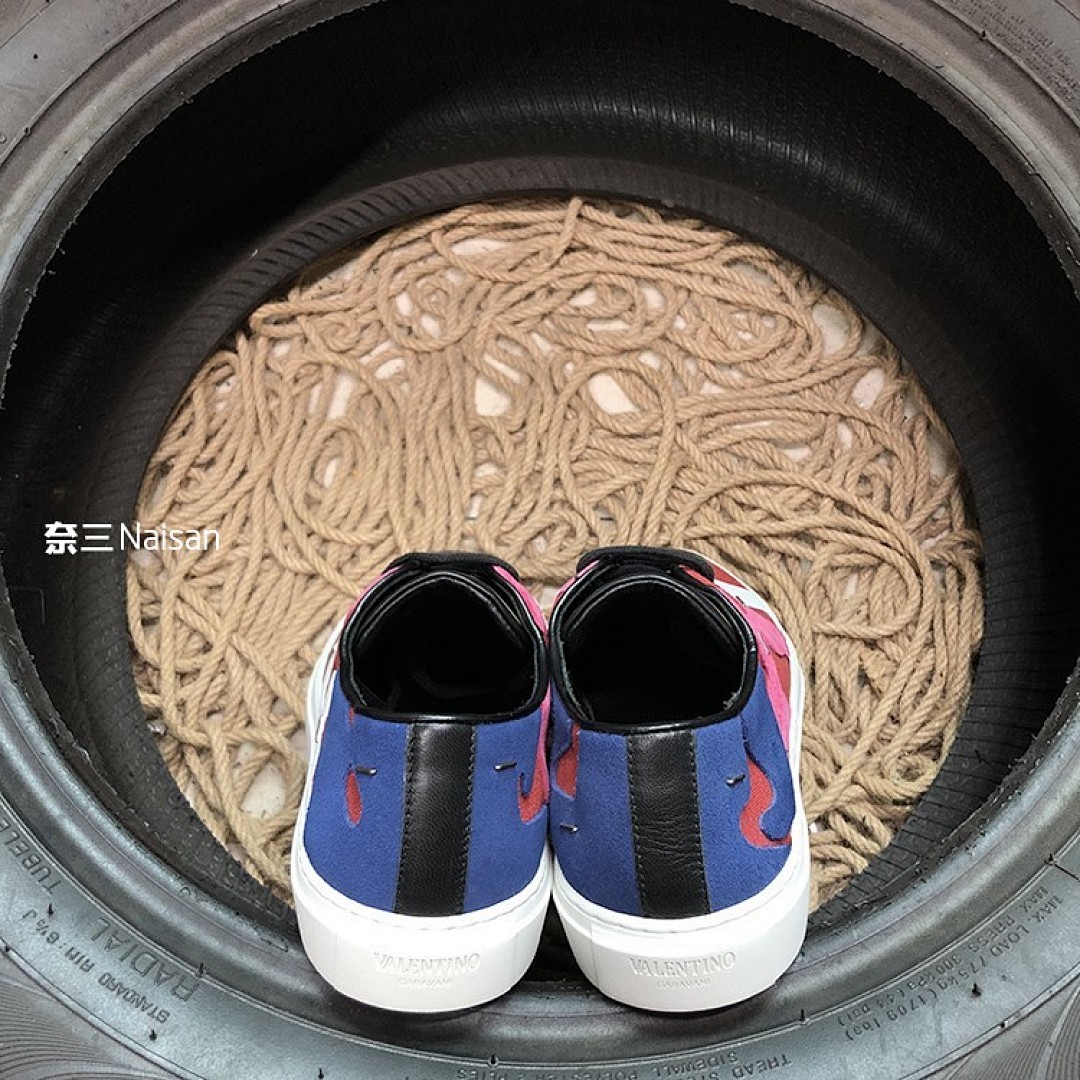 ▶ VT Sneakers - Image 9
