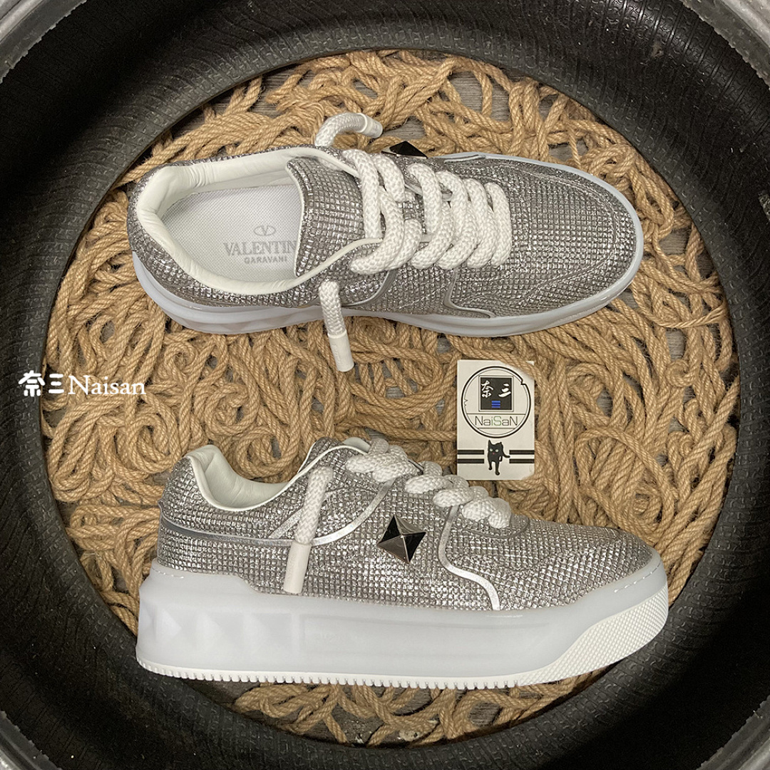 On Running ONE STUD XL NAPPA LEATHER LOW-TOP - Image 4