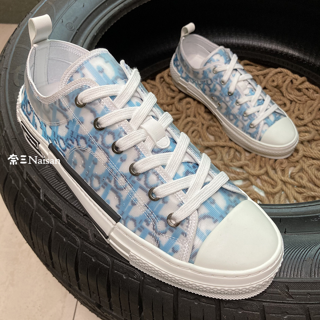 ▶ Low Top Sneakers, photo 1