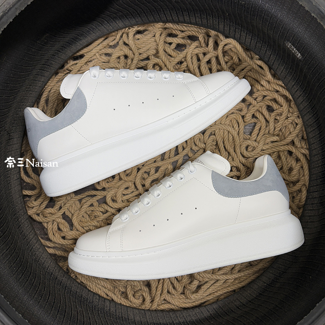 Christian Louboutin Christian Louboutin - Image 12