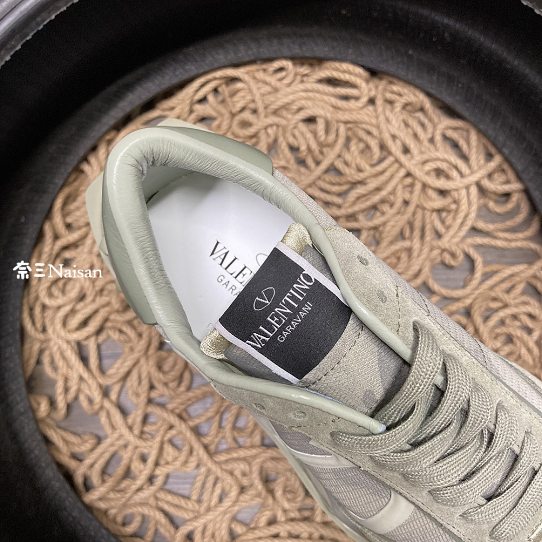 ▶ Valentino Sneakers - Image 13