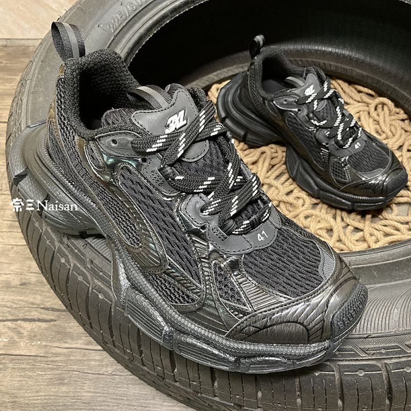 ▶ Balenciga Sneaker, photo 1