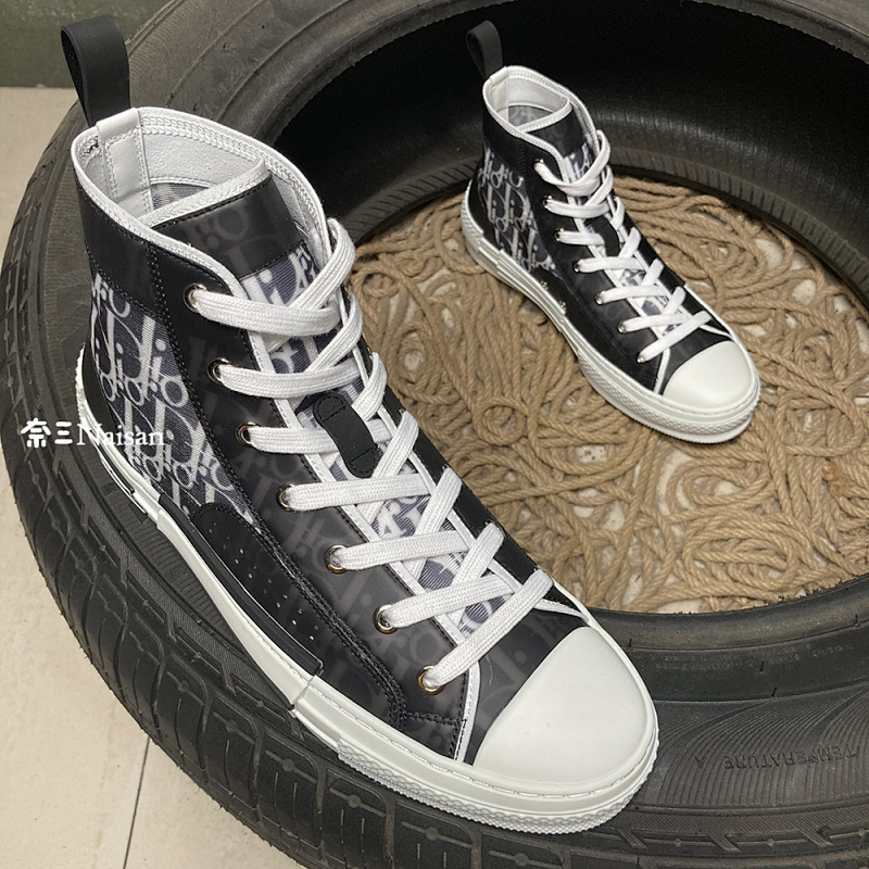▶ High Top Sneakers, photo 1