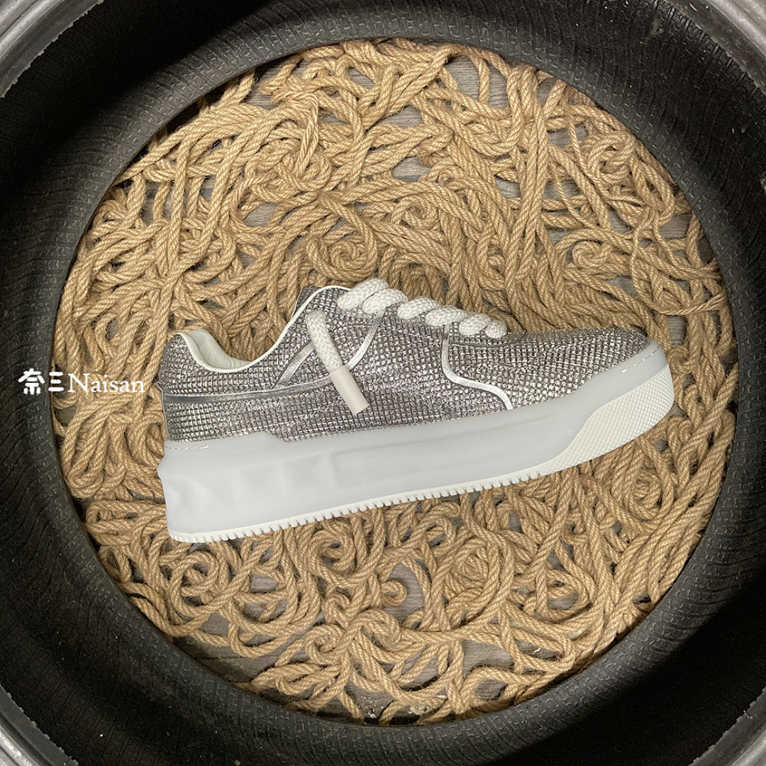 On Running ONE STUD XL NAPPA LEATHER LOW-TOP - Image 10
