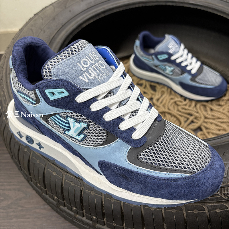 ▶ Run Away Trainers, photo 1