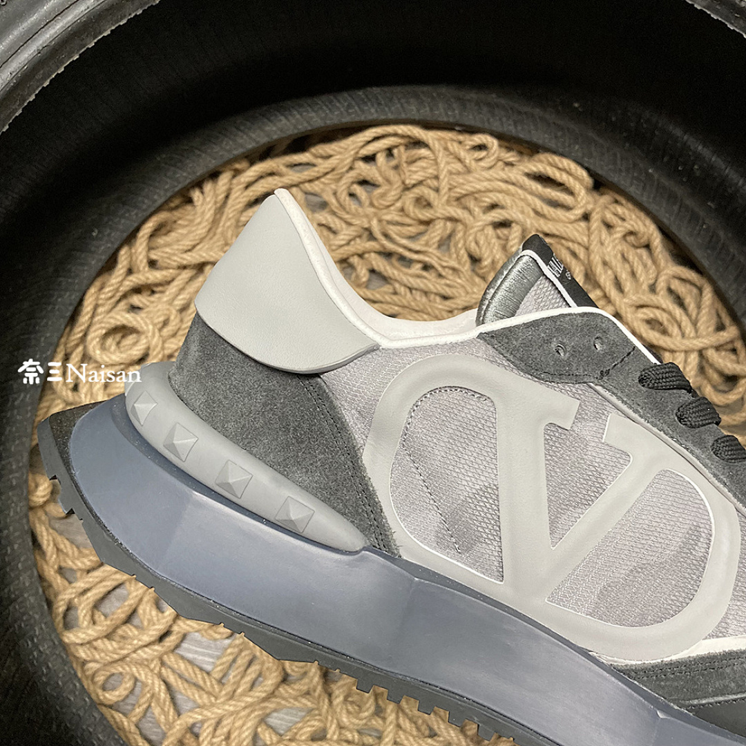 ▶ Valentino Sneakers - Image 11