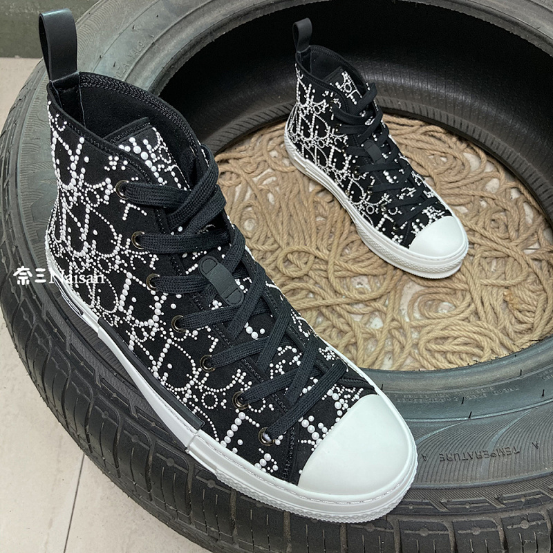 ▶ High Top Sneakers, photo 1