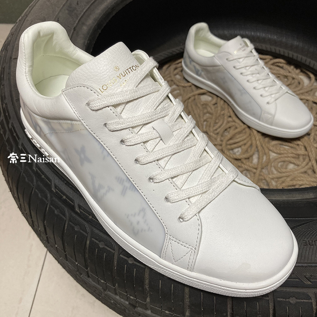 ▶ LUXEMBOURG Sneakers, photo 1