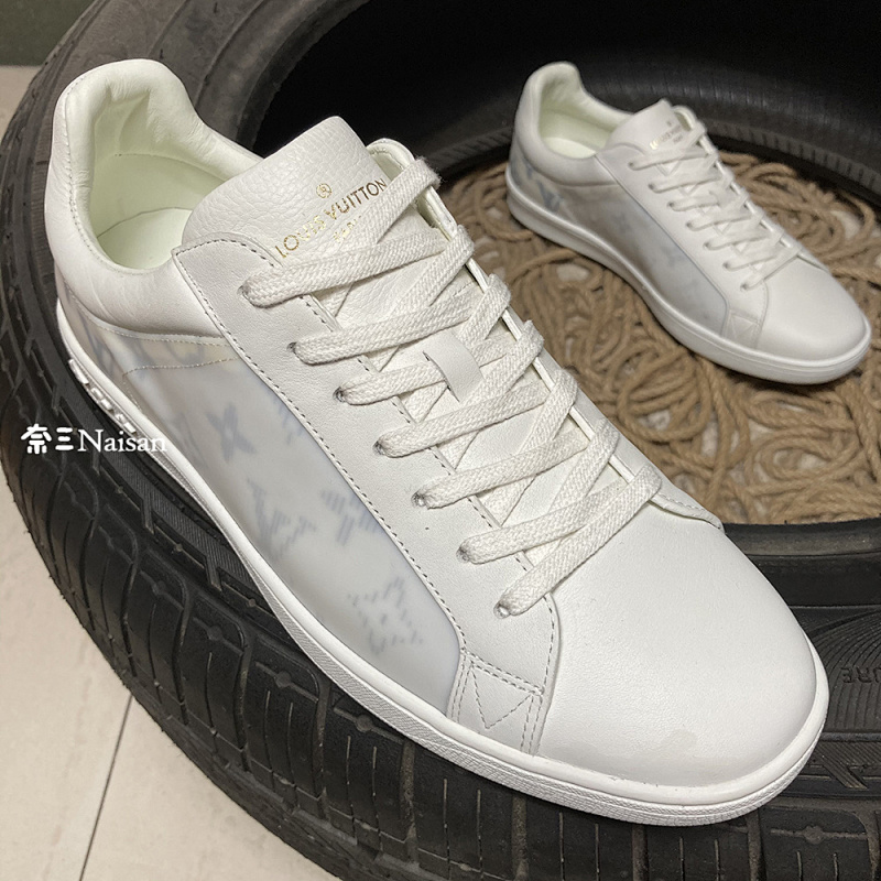 ▶ LUXEMBOURG Sneakers, photo 1