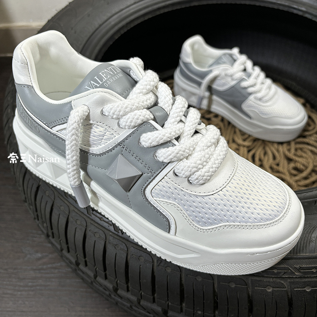 On Running ONE STUD XL NAPPA LEATHER LOW-TOP, photo 1