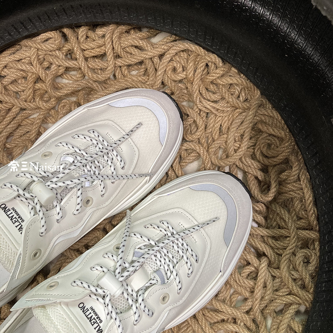 ▶ VT Sneakers - Image 6