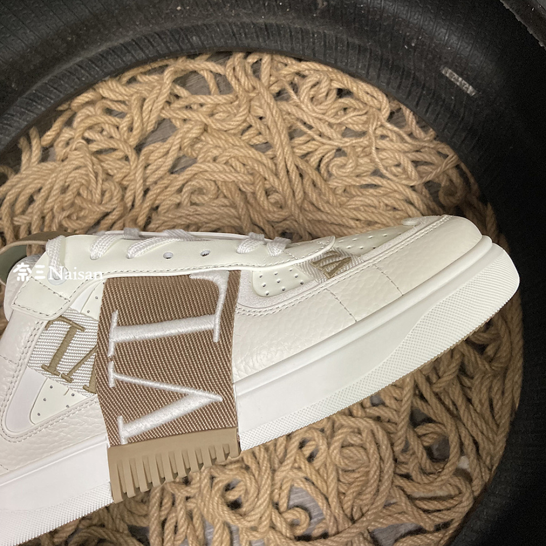 ▶ VL7N SNEAKER - Image 12