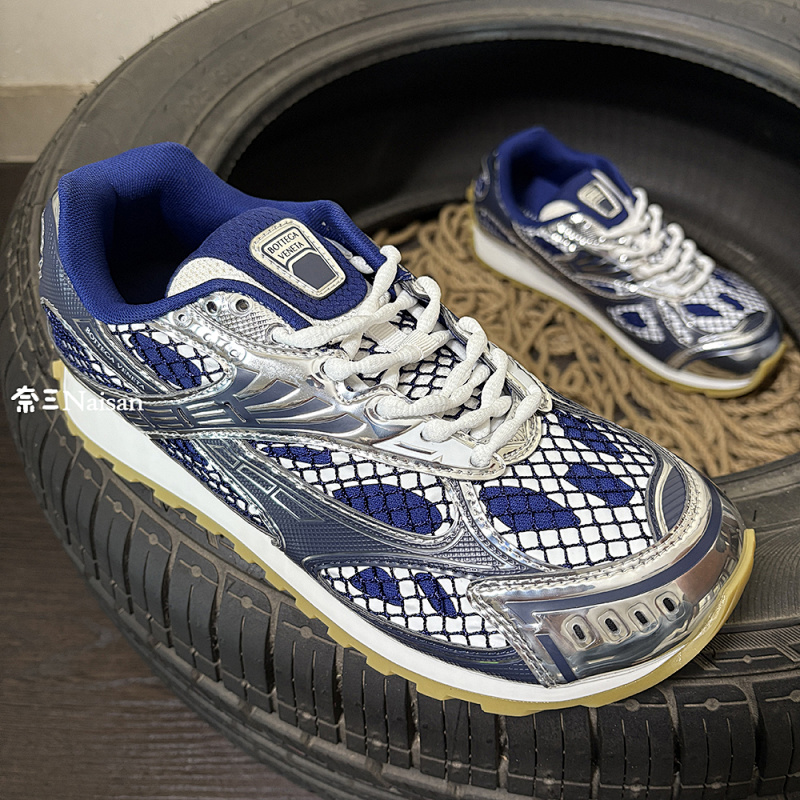 ▶ Orbit Sneaker, photo 1