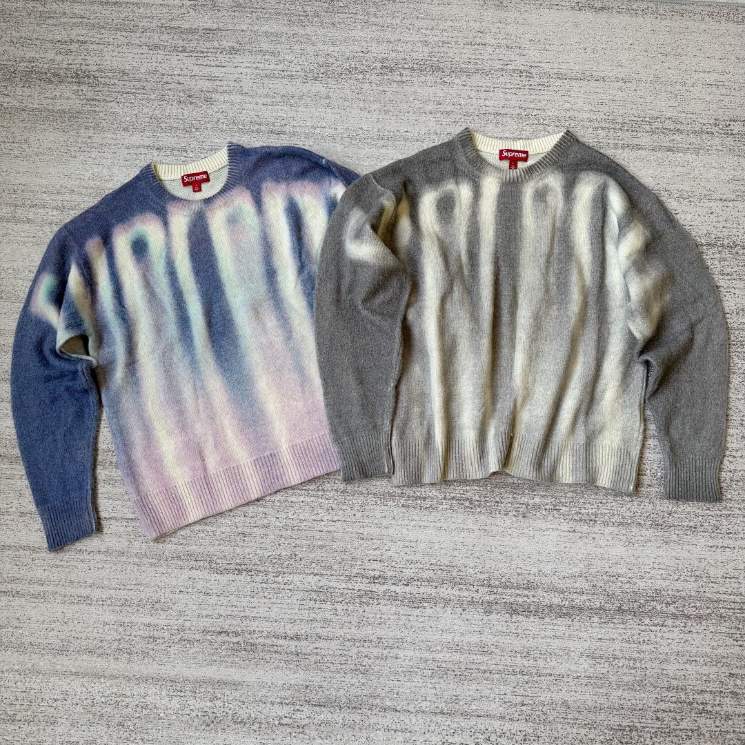Supreme BLURRED LOGO