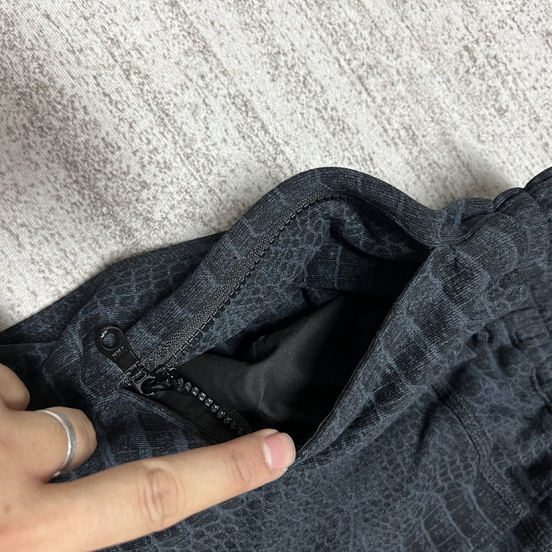Kroen Croclock Hoodie (Black) - Image 10