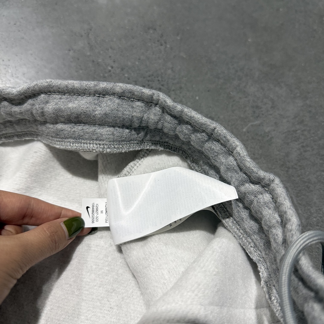 Nike Classic Tracksuit - Image 21