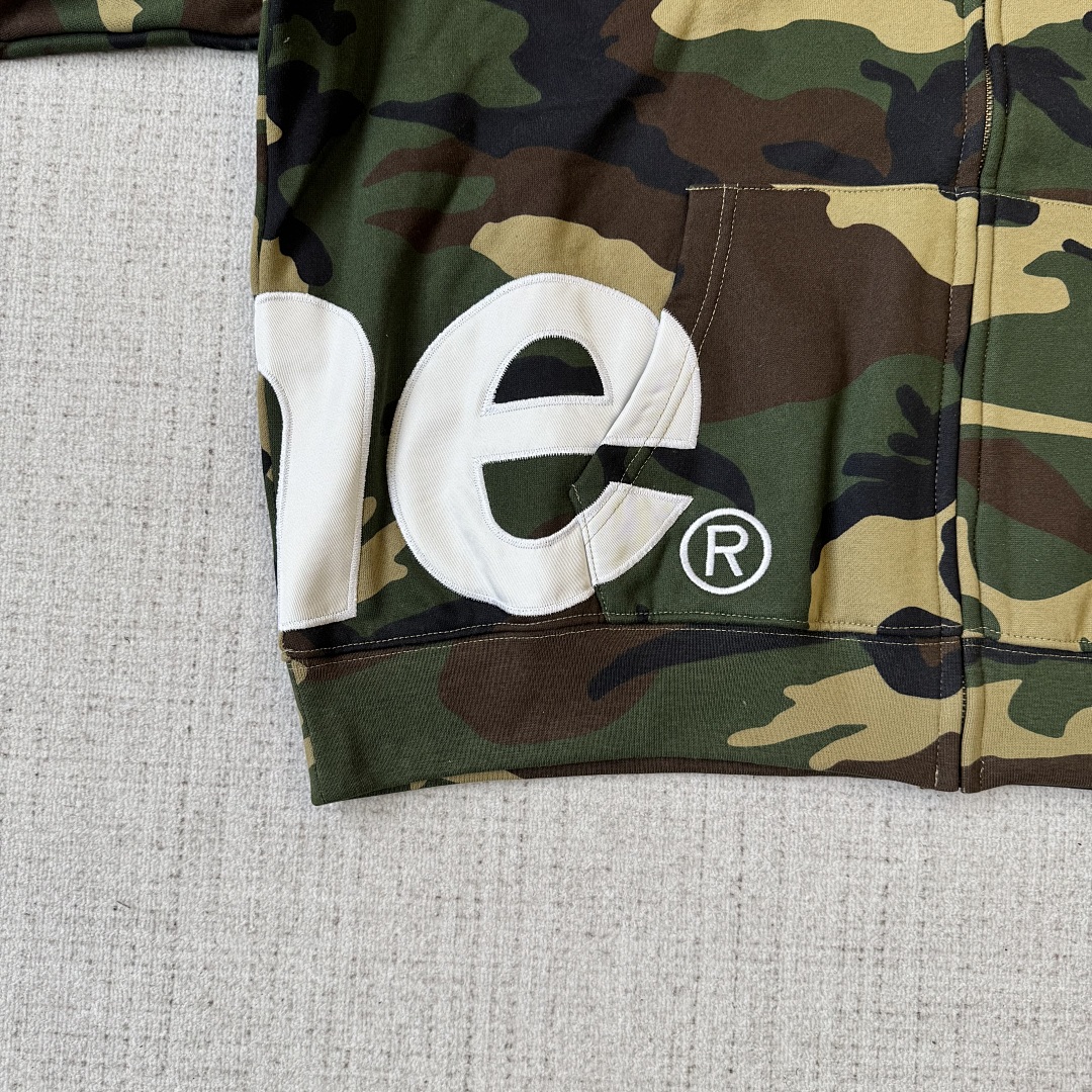 Supreme Big Logo Hoodie - Image 10