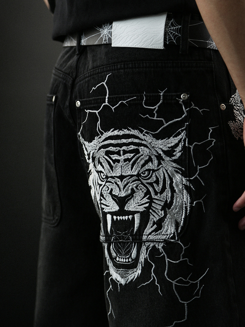 Mobius Tiger Jorts - Image 4