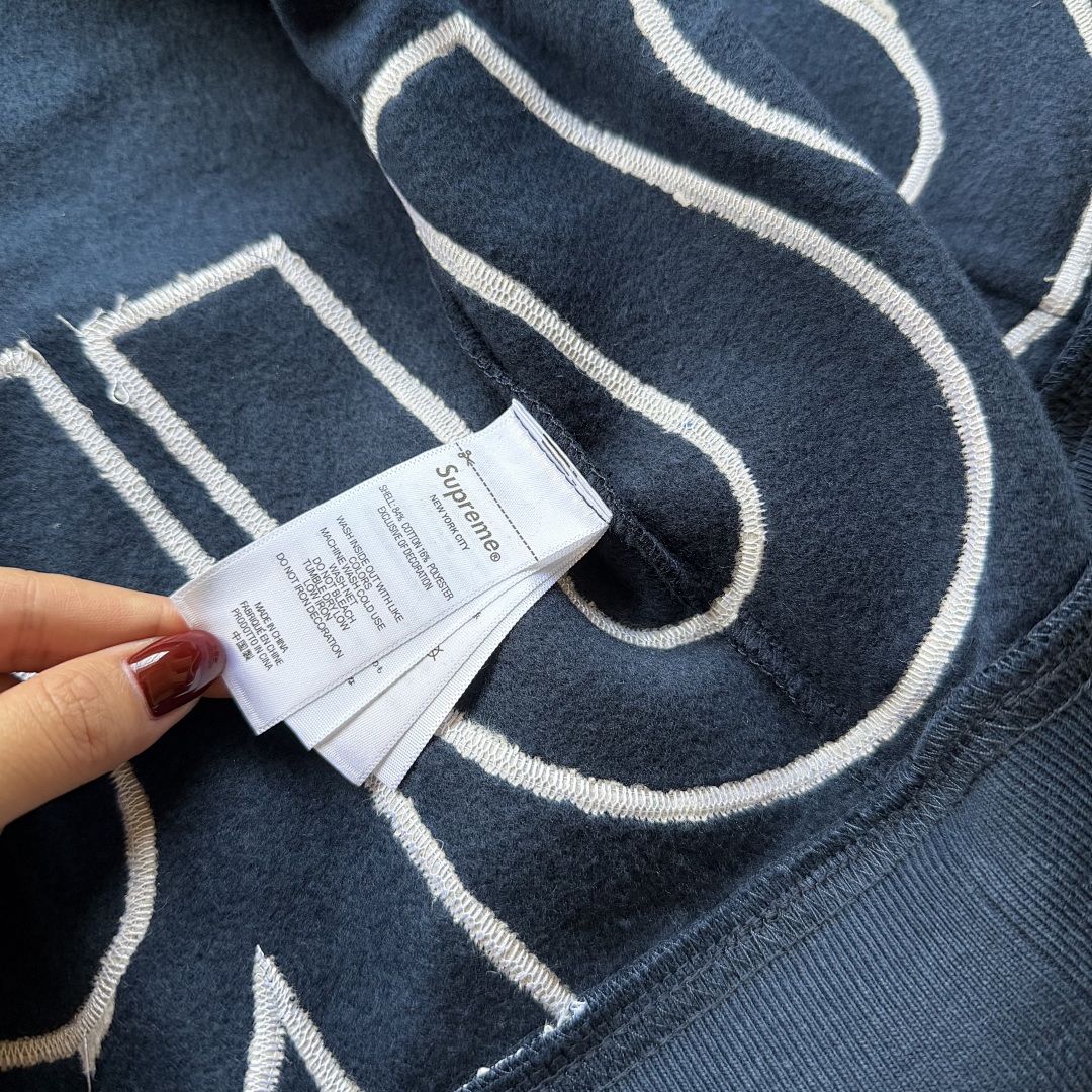Supreme Big Logo Hoodie - Image 9