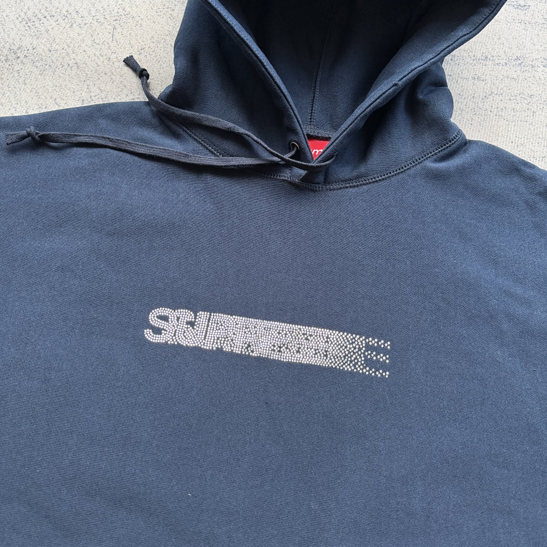 Supreme hoodie - Image 4