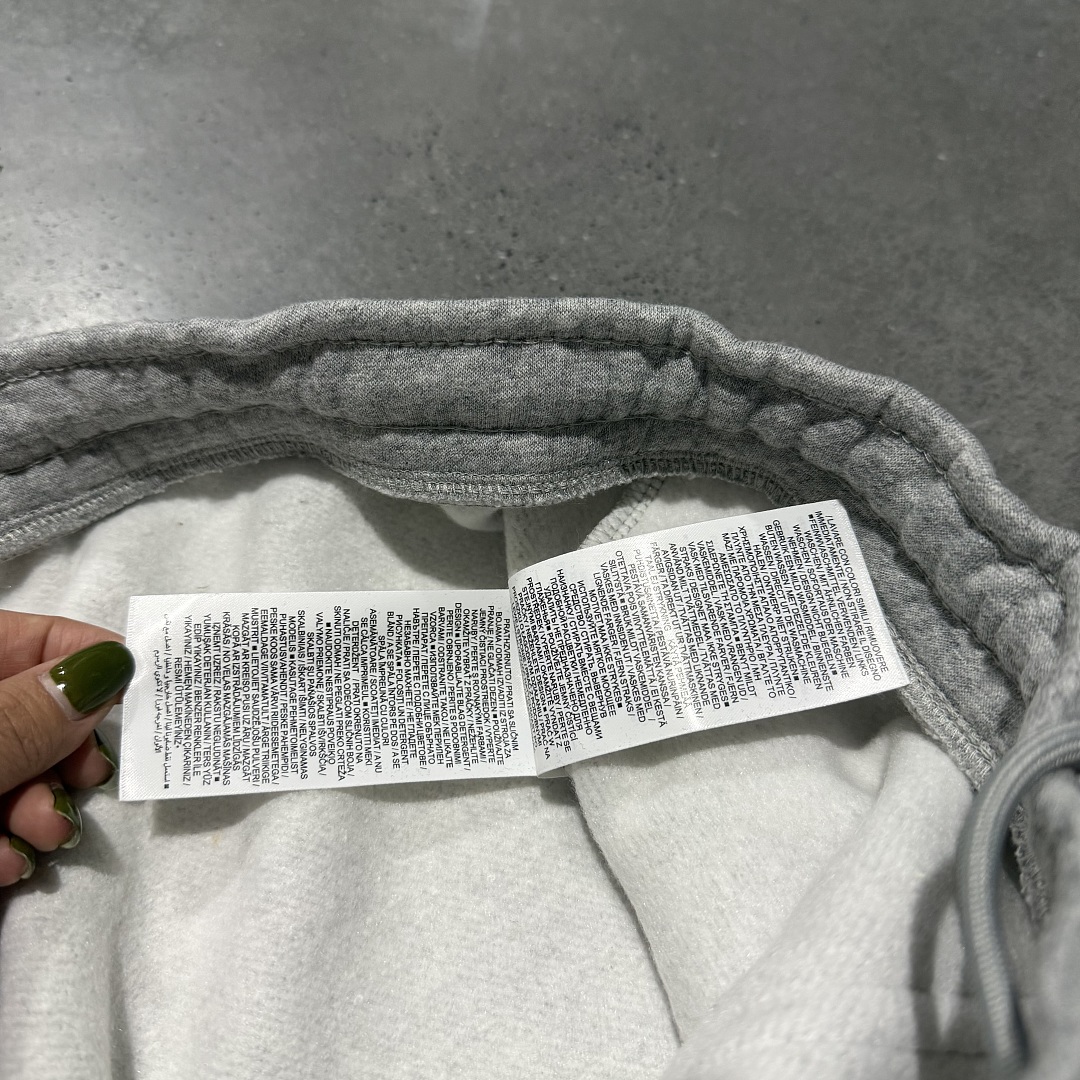 Nike Classic Tracksuit - Image 20