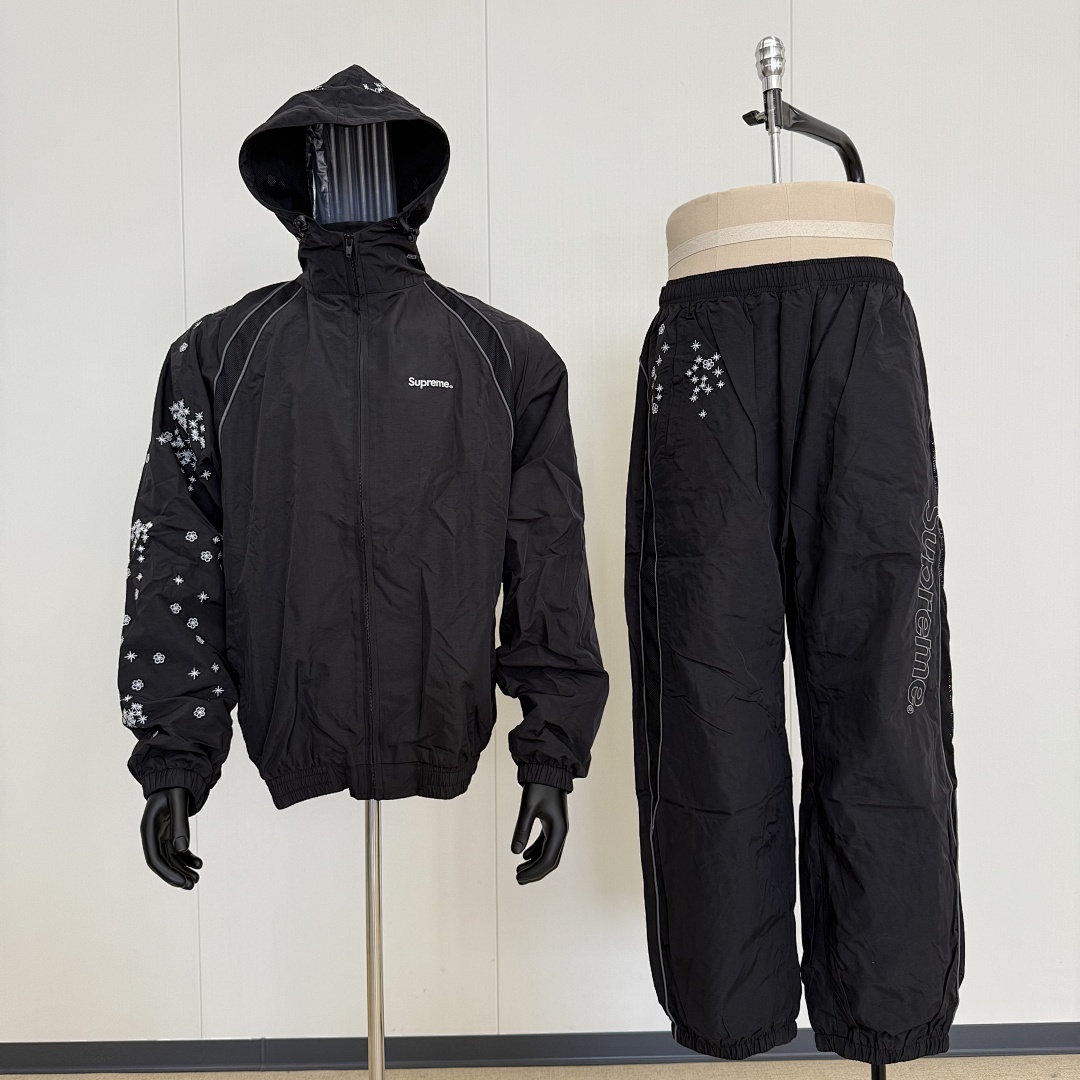Supreme AOI Tracksuit - Image 2