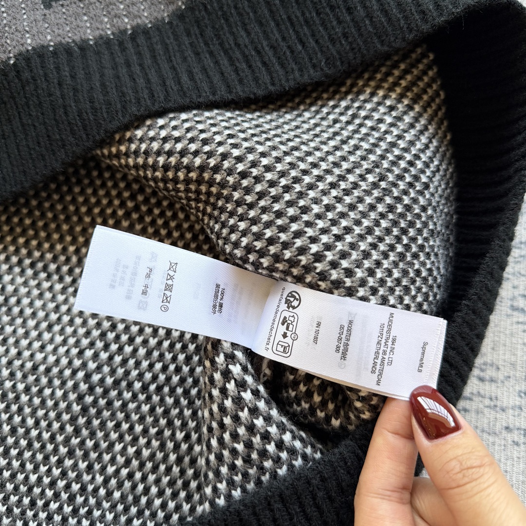 Supreme sweater - Image 10