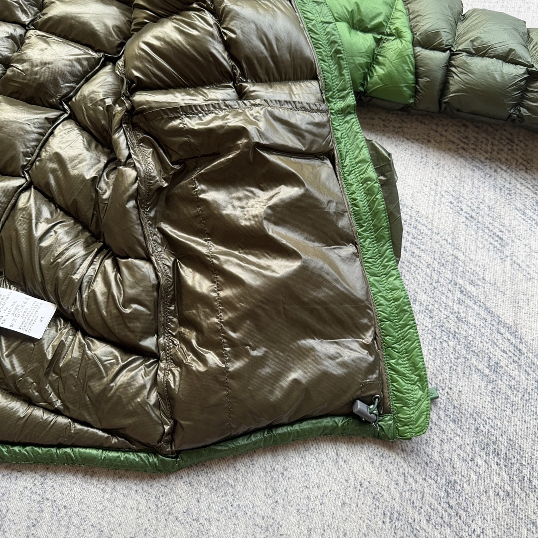 Montbell Green Puff Jacket - Image 15