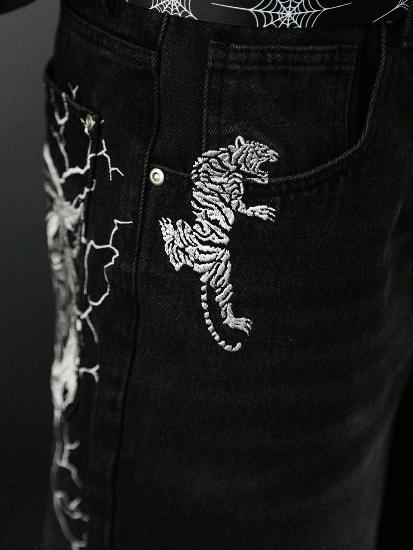 Mobius Tiger Jorts - Image 3