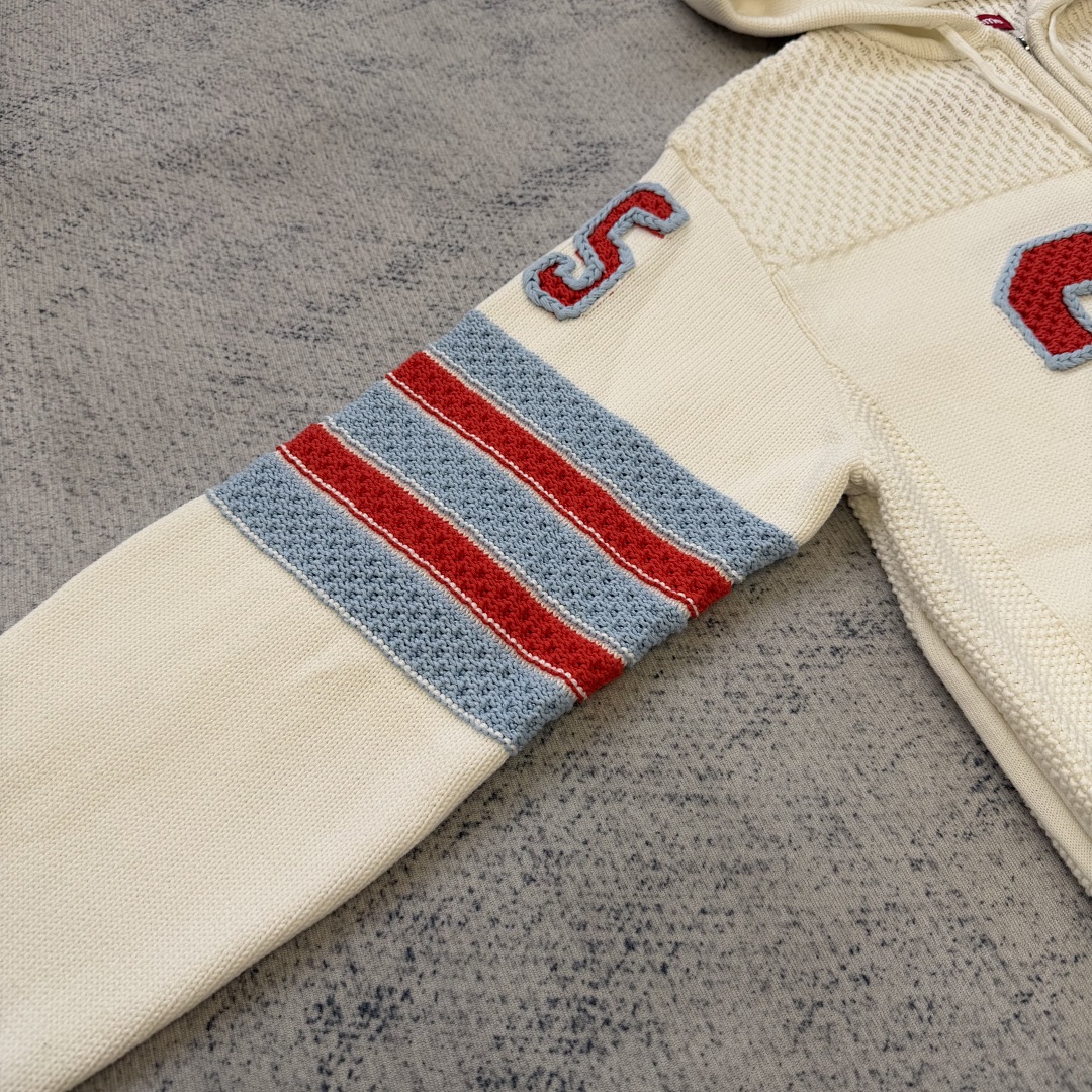 Supreme sweater - Image 8