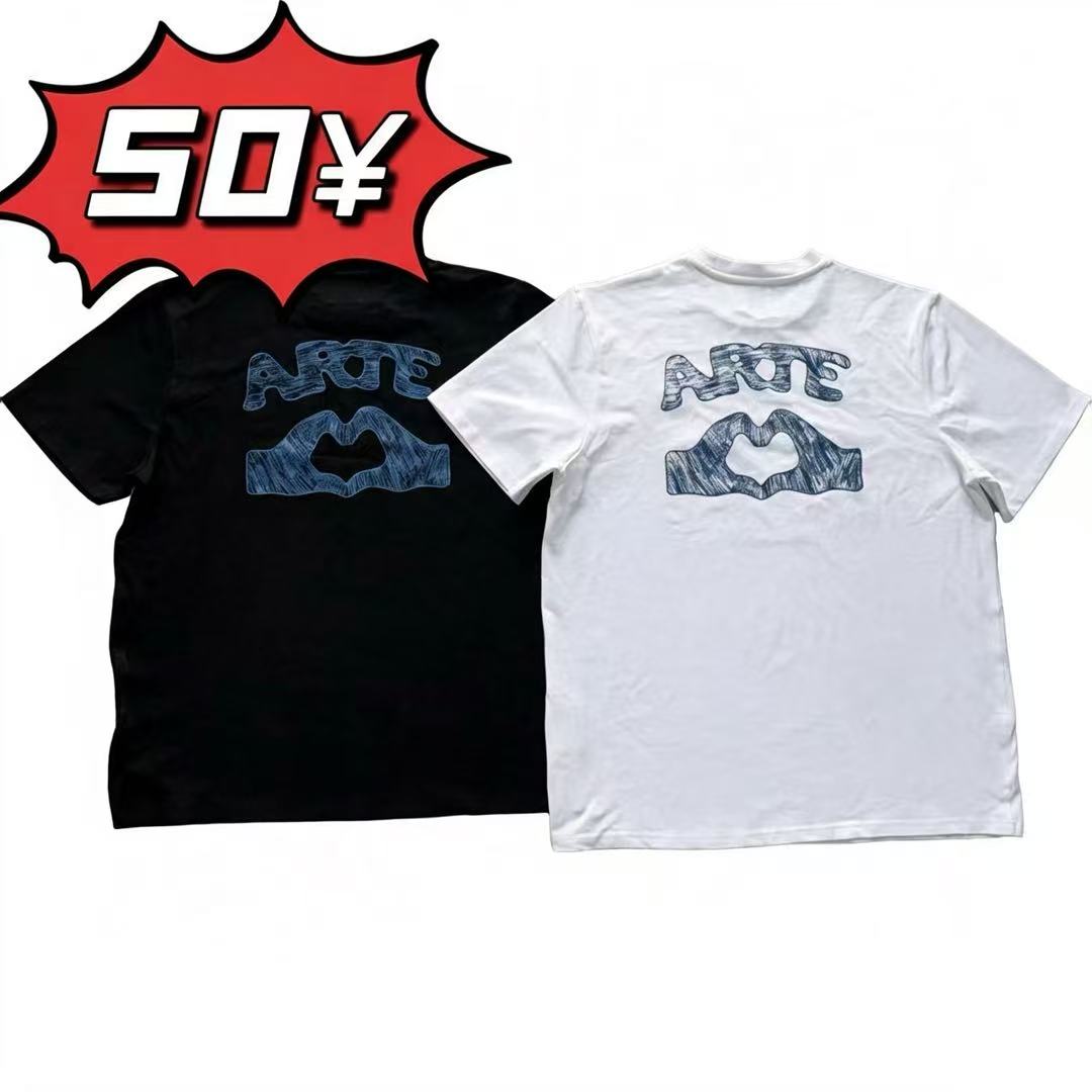 Arte Antwerp Diels Scribble Heart-Hands T-Shirt - Image 17