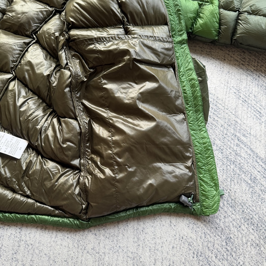 Montbell Green Puff Jacket - Image 16